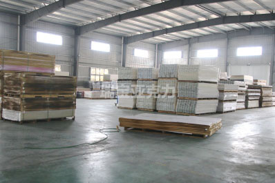 鏡子上粘亞克力板材怎么清理