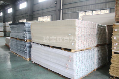 透明亞克力板材是什么材料的