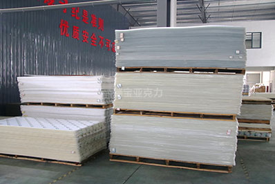 長(zhǎng)虹亞克力板是什么材料做的呢